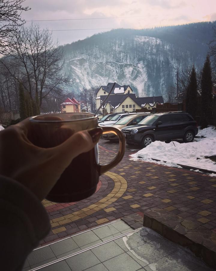 Hotel Karpatska Mria Jaremtsche Exterior foto
