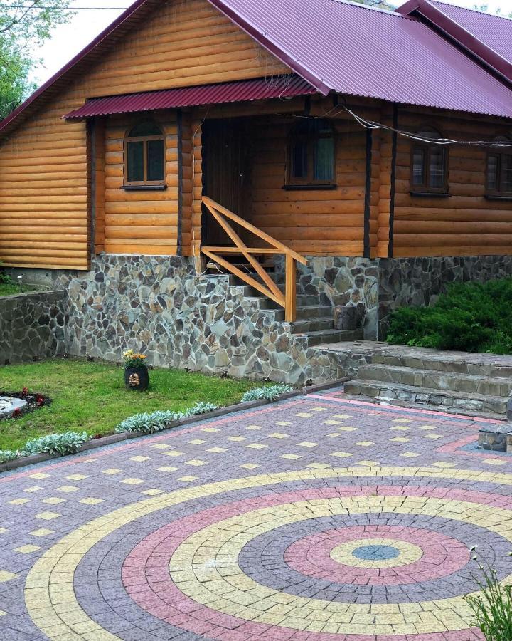 Hotel Karpatska Mria Jaremtsche Exterior foto